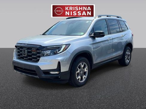Used 2023 Honda Passport TrailSport image 2
