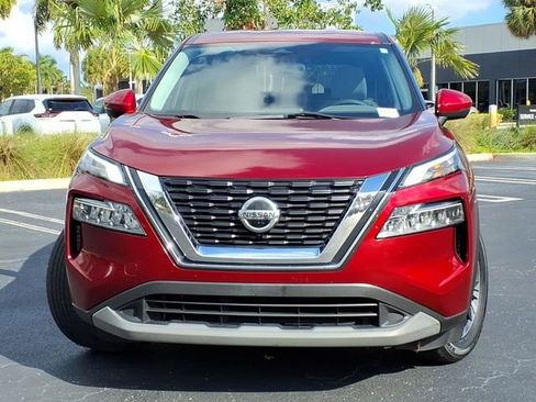 Used 2021 Nissan Rogue SV FWD image 2