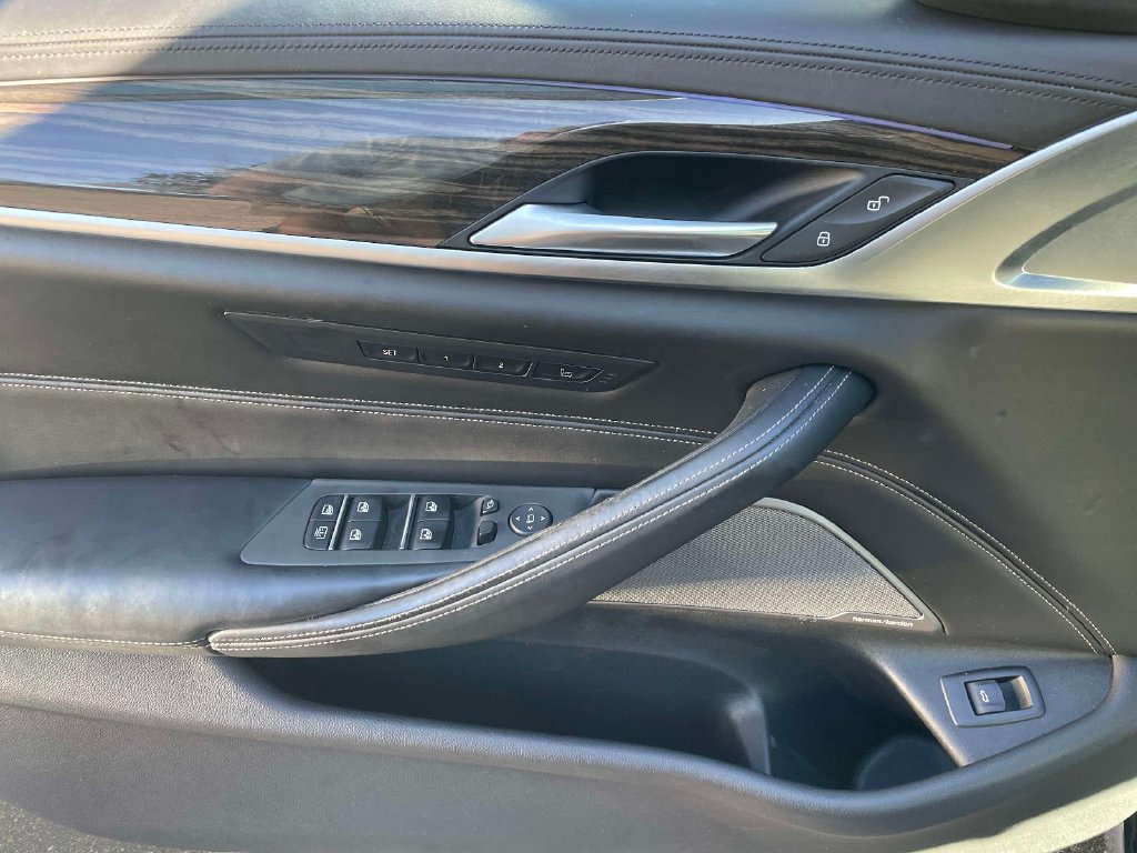 Used 2018 BMW M550i xDrive AWD/4WD image 17