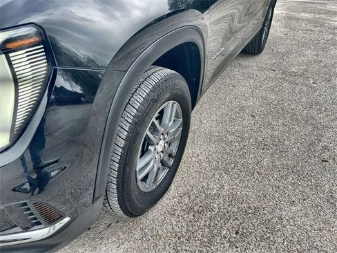 Used 2025 GMC Acadia Elevation image 32