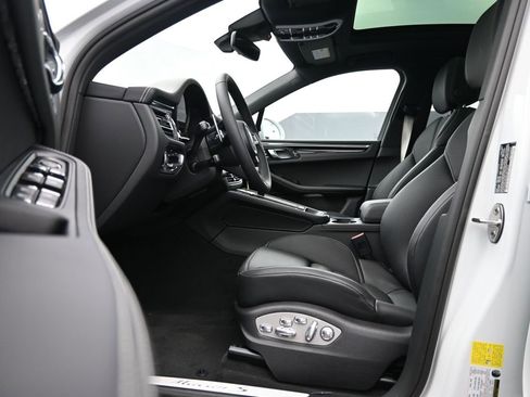 New 2025 Porsche Macan S image 13