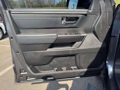 Used 2023 Toyota Tundra Platinum image 18