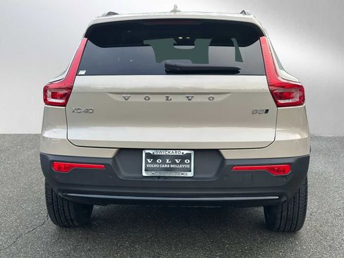 Used 2025 Volvo XC40 B5 Ultra w/ Climate Package image 4