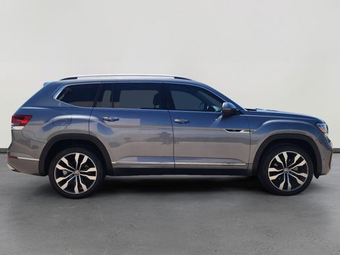 Used 2022 Volkswagen Atlas SEL Premium image 6