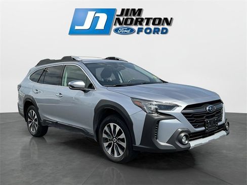 Used 2023 Subaru Outback Touring image 1