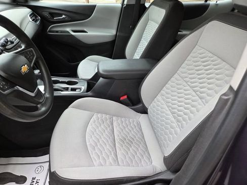 Used 2018 Chevrolet Equinox LS FWD image 17