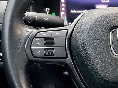 Used 2024 Honda Accord Sport image 25