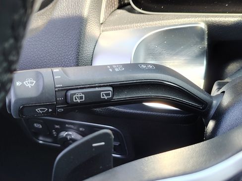 Used 2021 Mercedes-Benz GLB 250 4MATIC image 19