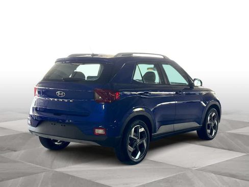 Used 2024 Hyundai Venue Limited FWD image 8