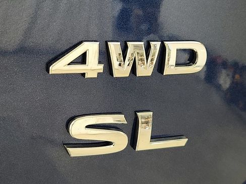 Used 2018 Nissan Pathfinder SL AWD/4WD image 41