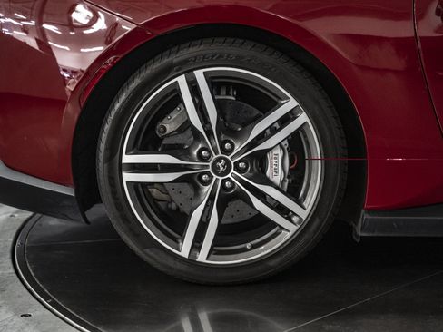 Used 2019 Ferrari Portofino RWD image 13