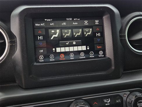 Used 2018 Jeep Wrangler Unlimited Sahara w/ Cold Weather Group image 10