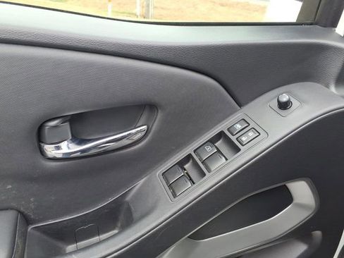 Used 2022 Nissan Frontier SV w/ Technology Package image 12