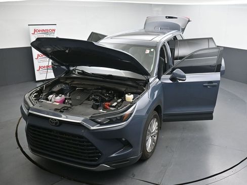Used 2025 Toyota Grand Highlander AWD image 37