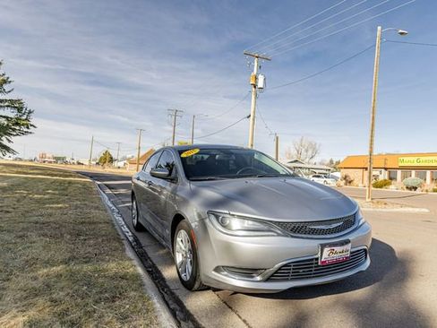 Used 2015 Chrysler 200 Limited w/ Convenience Group image 3