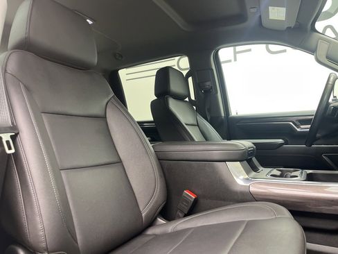 Used 2024 Chevrolet Silverado 2500 LTZ w/ LTZ Convenience Package image 18