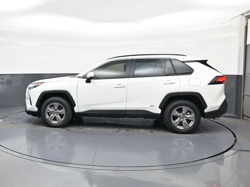 Used 2025 Toyota RAV4 XLE w/ Convenience Package AWD/4WD image 5