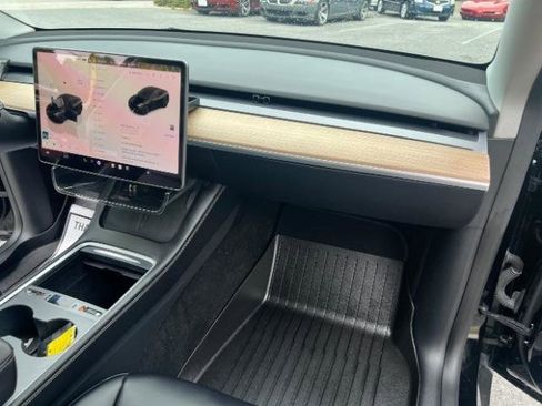Used 2023 Tesla Model Y Long Range AWD/4WD image 38