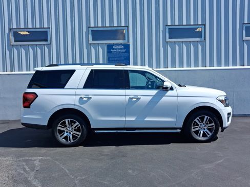 Used 2023 Ford Expedition Limited AWD/4WD image 9