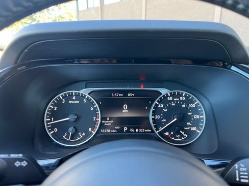 Used 2025 Nissan Pathfinder SV AWD/4WD image 43