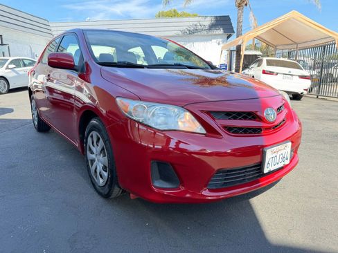 Used 2011 Toyota Corolla LE FWD image 9