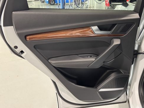 Used 2021 Audi Q5 Premium Plus w/ Premium Plus Package image 34