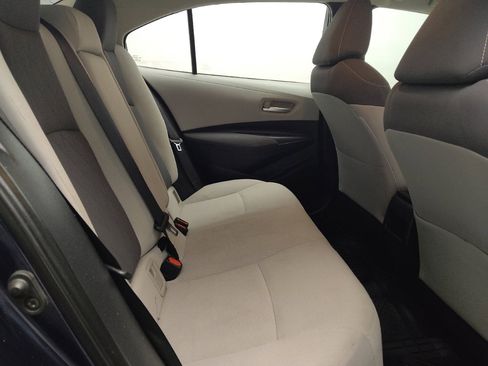 Used 2020 Toyota Corolla LE image 19