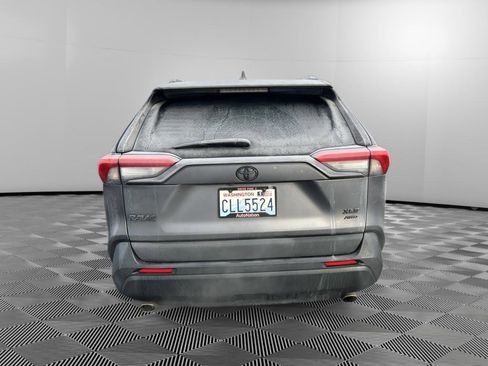 Used 2021 Toyota RAV4 XLE w/ XLE Grade Weather Package image 6