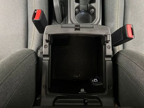 Used 2025 Jeep Wrangler Unlimited Sahara image 36