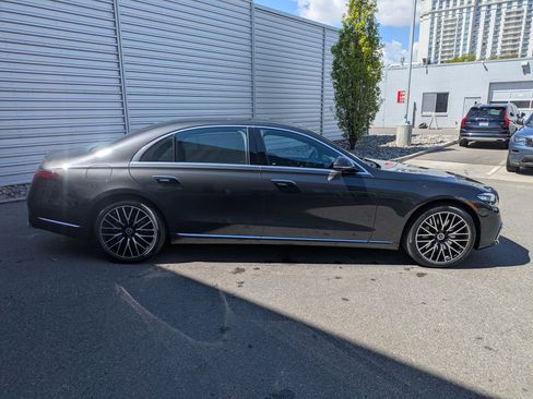 Used 2022 Mercedes-Benz S 580 4MATIC Sedan image 2