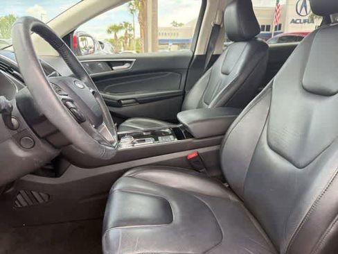Used 2020 Ford Edge Titanium FWD image 20