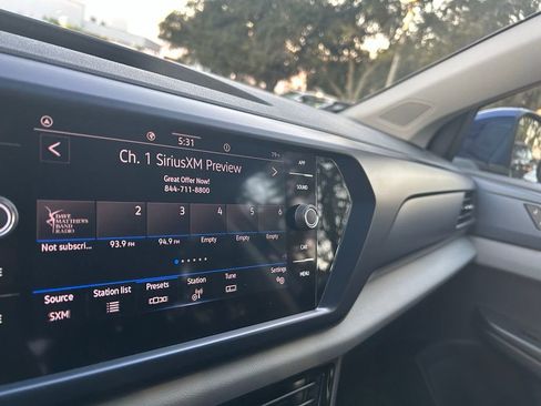 Used 2022 Volkswagen Taos SE w/ Driver Assistance Package image 11