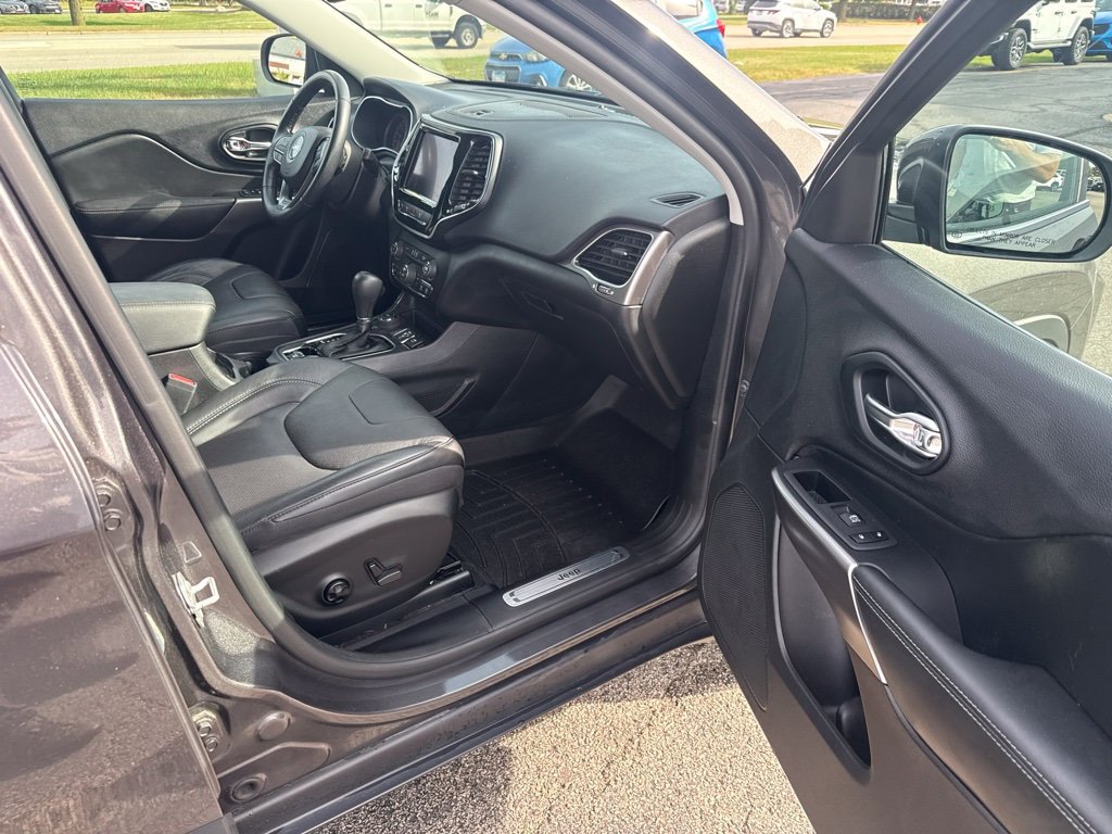 Used 2021 Jeep Cherokee Limited w/ Elite Package AWD/4WD image 20