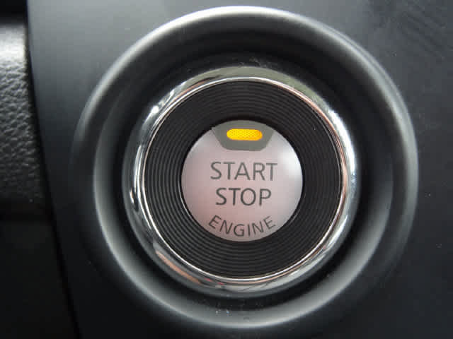 Used 2023 Nissan Titan SV AWD/4WD image 10