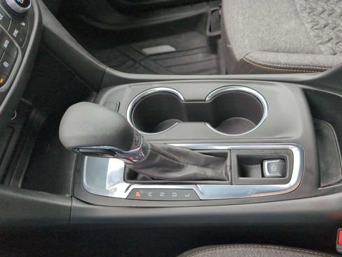 Used 2024 Chevrolet Equinox LT w/ LPO, Floor Liner Package FWD image 18