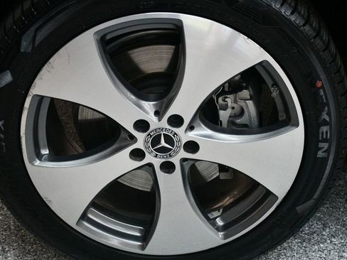 Used 2019 Mercedes-Benz GLE 400 4MATIC image 18