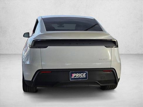 Used 2026 Tesla Model Y Long Range image 6