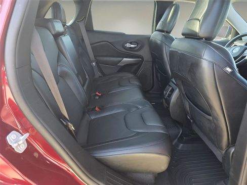 Used 2021 Jeep Cherokee Latitude Lux w/ Sun & Sound Group image 28