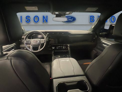 Used 2024 GMC Sierra 2500 AT4 image 9