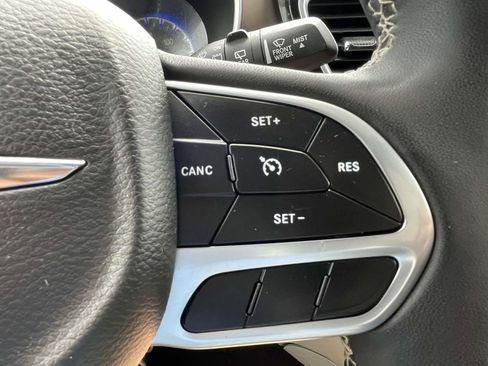 Used 2022 Chrysler Voyager LX FWD image 20