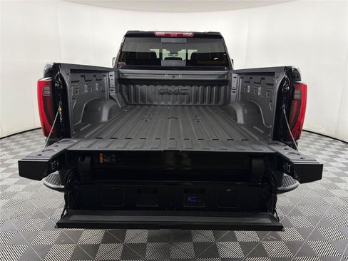 New 2026 GMC Sierra 2500 Denali Ultimate AWD/4WD image 17