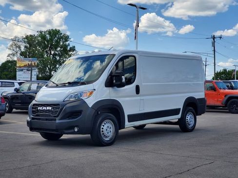 Used 2025 RAM ProMaster 2500 w/ Convenience Group FWD image 29