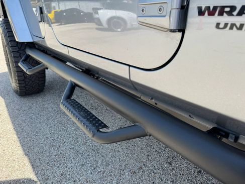 Used 2014 Jeep Wrangler Unlimited Sahara w/ Max Tow Package AWD/4WD image 16