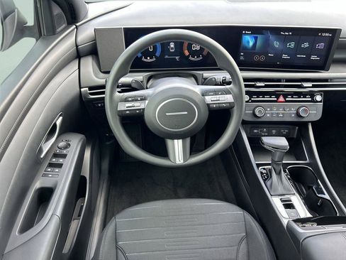 New 2026 Hyundai Santa Cruz SE FWD image 13