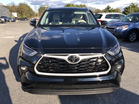 Used 2022 Toyota Highlander XLE image 16