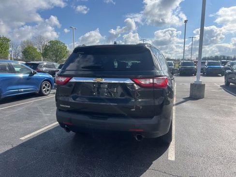 Used 2021 Chevrolet Traverse LS FWD image 4