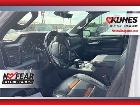 Used 2024 GMC Sierra 1500 AT4 w/ Technology Package AWD/4WD image 16