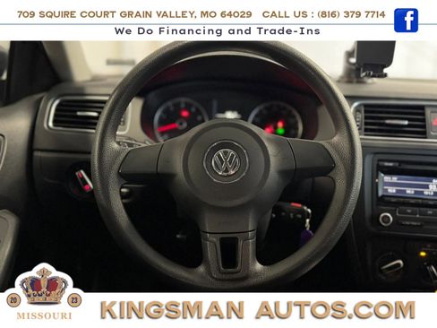 Used 2012 Volkswagen Jetta SE FWD image 11