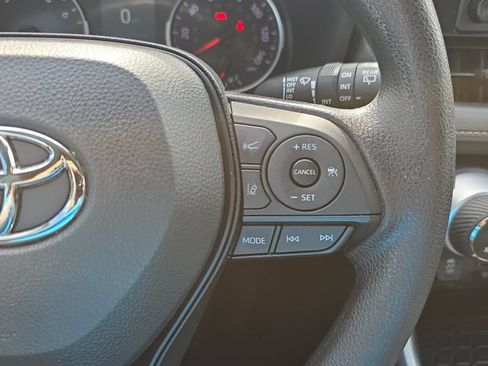 Used 2022 Toyota RAV4 XLE w/ Convenience Package FWD image 19