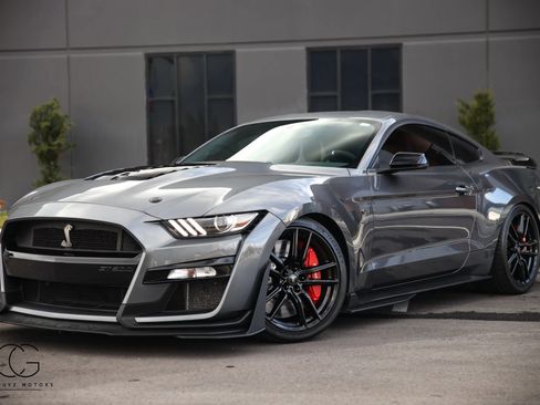 Used 2021 Ford Mustang Shelby GT500 w/ Technology Package image 3